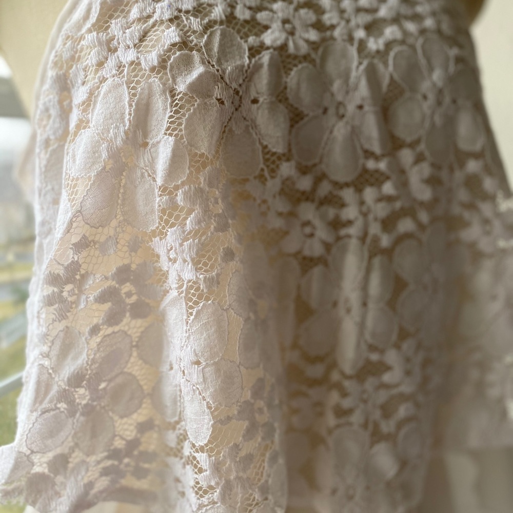 Lace front sheer Hollister Tank - Picture 3 of 9